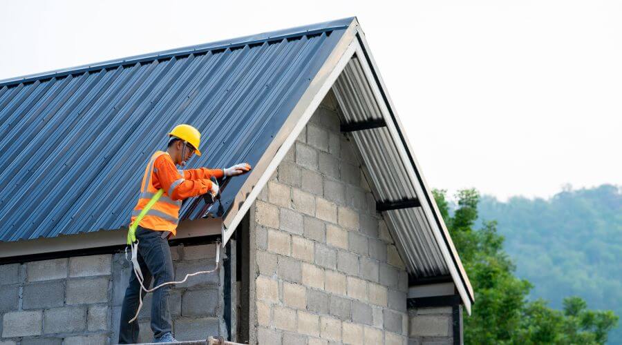 Professional residential roofers in Fort Buchanan, PR